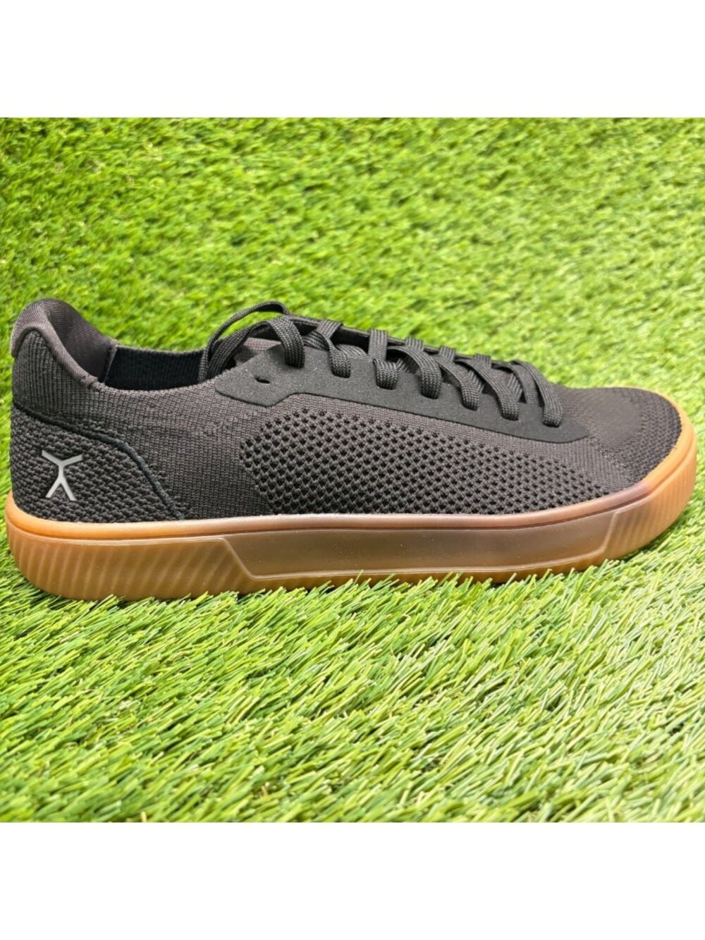 Flux Adapt Trainer Black Gum Mens Size 9 Womens 10.5 Athletic Shoes Sneakers